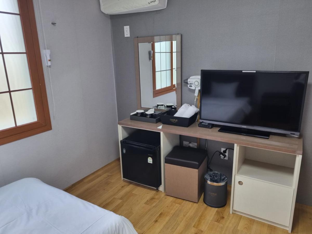 Charlie Hotel Jeju Luaran gambar